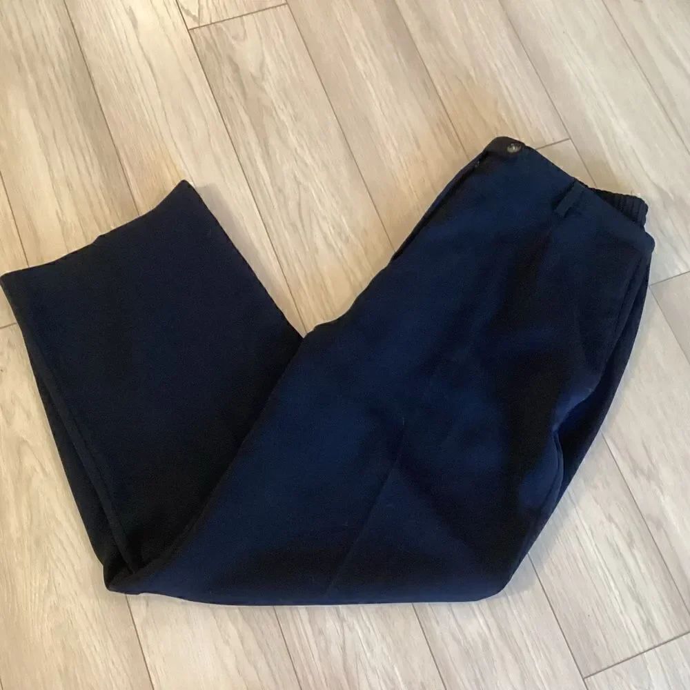 NWOT. Sag Harbor Brand Women’s 16 Straight Leg Black Slacks